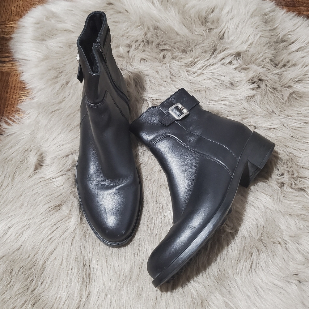 Super Rare La Canadienne Classic "Shelby" Ankle Boot